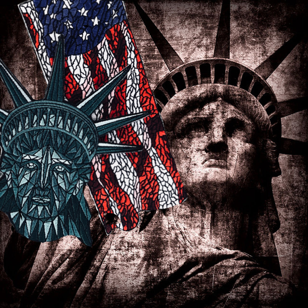 LIBERTY.　THE ACHIEVIST'S　EDIT Statue Of Liberty Masterpiece Illuminated Sculpture